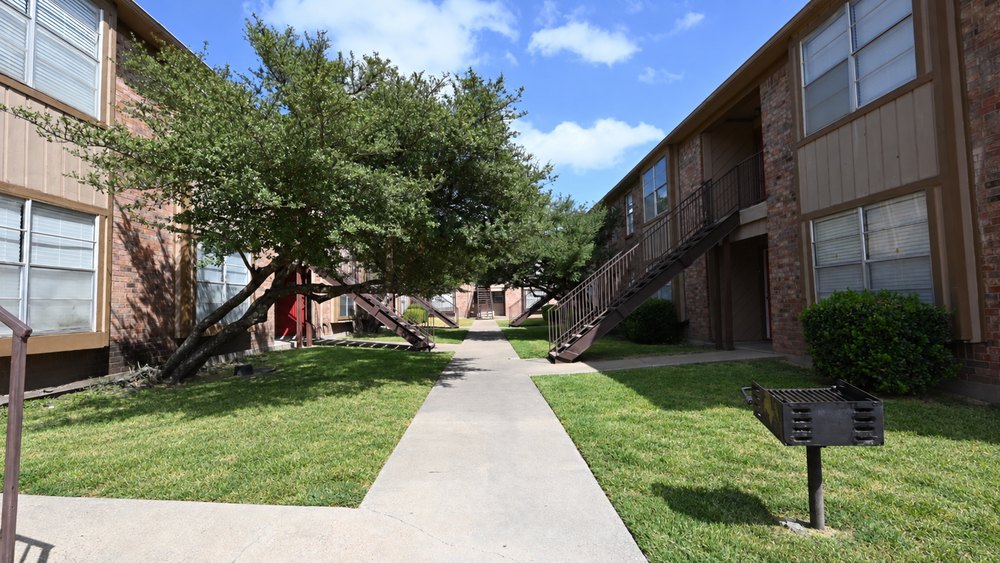 Peppertree Apartments courtyard exterior