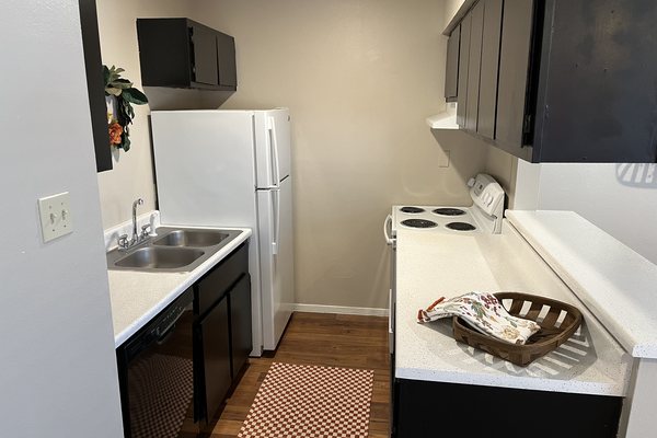 Peppertree Apartments photo 15